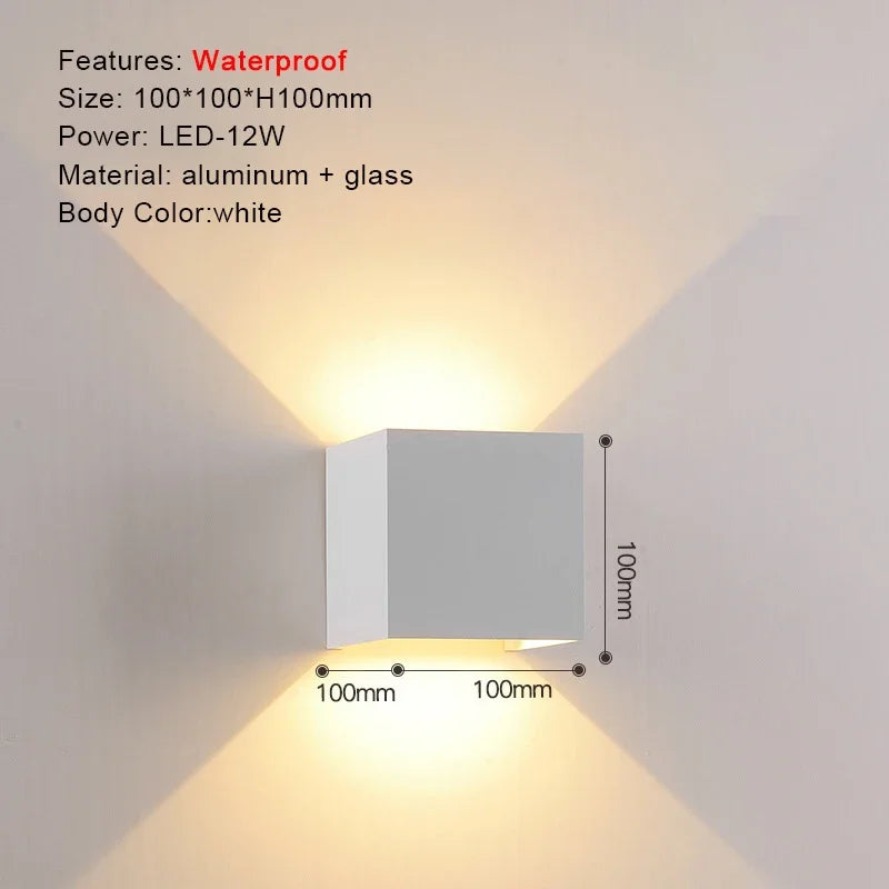 Clara ウォールスコンセ | モダンなアルミ製アップダウンライト、ブラックLED