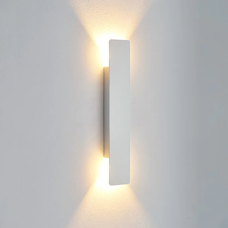 Milo Outdoor Wall Light | Waterproof Aluminum, Modern Design